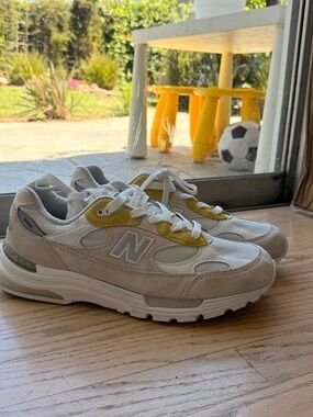 Rare! New Balance 992 Paper Boy Fried Egg Trainer in White and Yellow